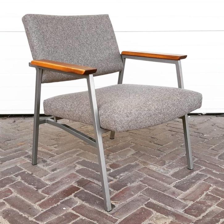 fauteuil Dirk van der Stroom , design, vintage, mid century, Huis en Inrichting, Fauteuils, Gebruikt, Hout, Metaal, Stof, 50 tot 75 cm