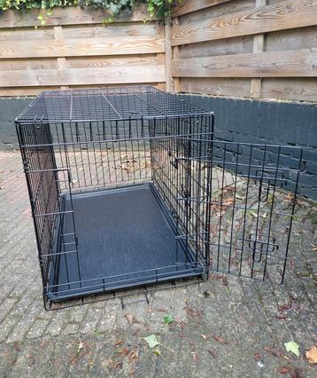 Bench van 90 cm met 2 deurtjes beschikbaar voor biedingen