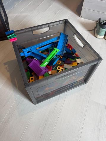 dominostenen beschikbaar voor biedingen