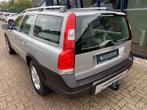 Volvo XC70 2.5 T Summum Automaat LEER / PDC / TREKHAAK, Auto's, Volvo, Automaat, Gebruikt, XC70, 2521 cc