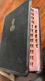 ZAKBIJBEL NGB MET PSALMEN 1773 DUIMGREPEN 2 linten 12/9cm, Ophalen of Verzenden, Zo goed als nieuw