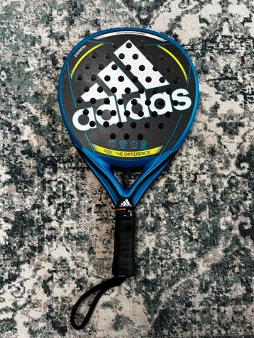 Adidas padel racket Essnova carbon beschikbaar voor biedingen