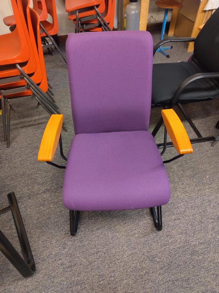 3 Gebruikte vergaderstoelen - Comfortabel, Huis en Inrichting, Stoelen, Gebruikt, Vijf, Zes of meer stoelen, Ophalen