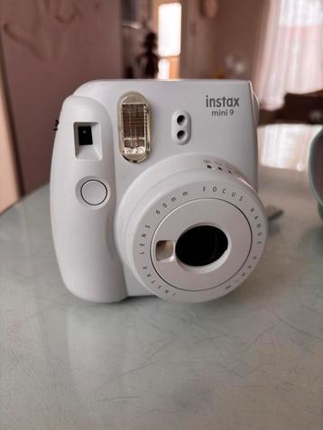 Fujjifilm instax mini 9 camera inc tasje beschikbaar voor biedingen