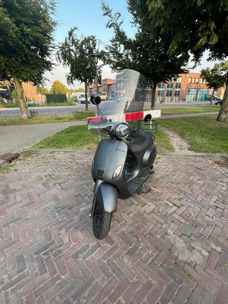 Santini Capri 4T 50cc 2021, Fietsen en Brommers, Scooters | Overige merken, Gebruikt, Maximaal 25 km/u, Benzine, Ophalen