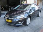 Opel Astra 1.4 Turbo Cosmo Clima Navi, Auto's, Voorwielaandrijving, Euro 5, 4 cilinders, 700 kg