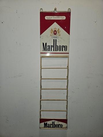 Vintage Marlboro Krantenrek beschikbaar voor biedingen