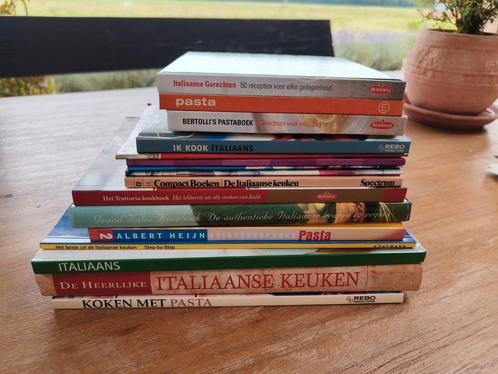 La cucina italiana – boeken vol zon, smaak en olijfolie, Boeken, Kookboeken, Gelezen, Italië, Ophalen of Verzenden