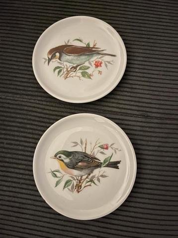 Retro vintage schoteltjes vogel beschikbaar voor biedingen