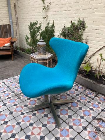Draaifauteuil beschikbaar voor biedingen