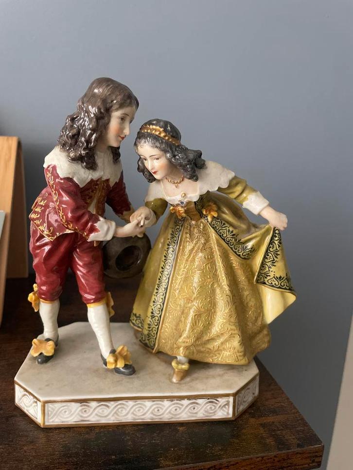 Porseleinen Beeld: Elegante Dansscène 18e Eeuw, Antiek en Kunst, Kunst | Beelden en Houtsnijwerken, Ophalen