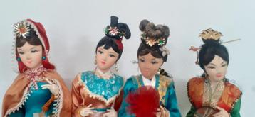 Vintage Chinese Poppen beschikbaar voor biedingen