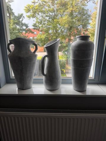 Vazen beschikbaar voor biedingen