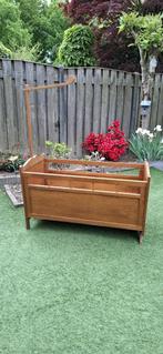 Vintage babybedje met hemelstok, Kinderen en Baby's, Babywiegjes en Ledikanten, Ophalen, Gebruikt, Ledikant