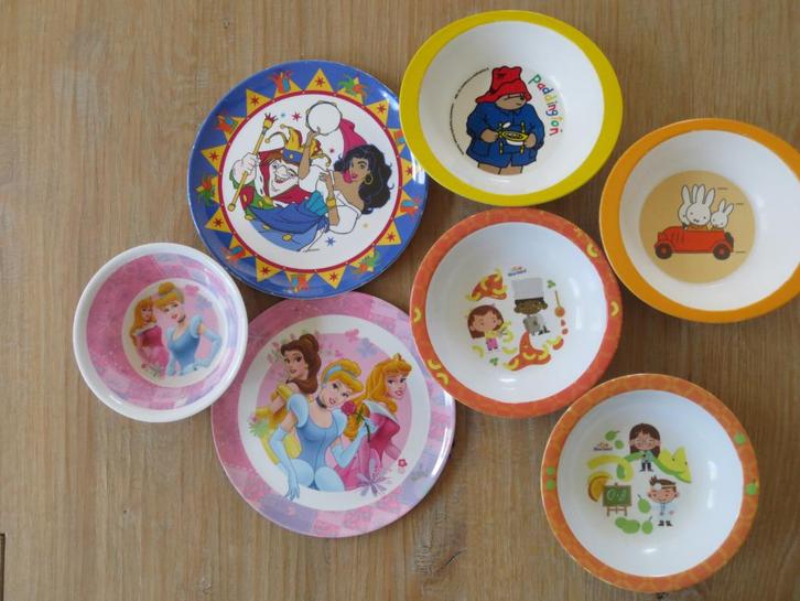 Kinderservies: Kunstof bordjes: Trudeau-Mepal-Rosti-Melamine, Huis en Inrichting, Keuken | Servies, Zo goed als nieuw, Bord(en)