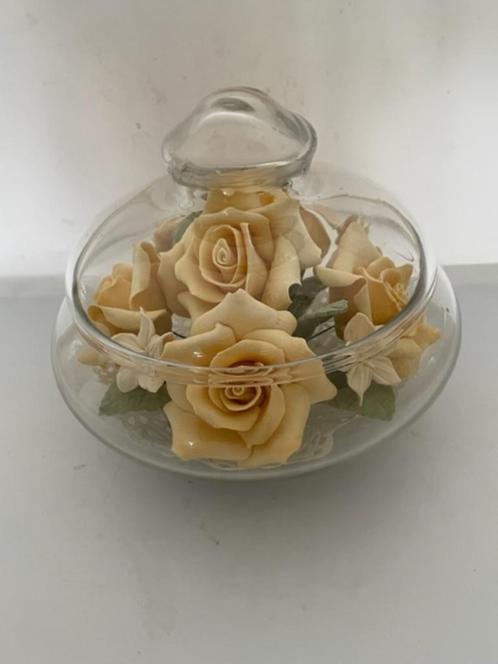 Vintage glazen schaaltje met gele roosjes van zeep brocante, Antiek en Kunst, Curiosa en Brocante, Ophalen