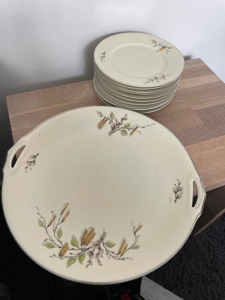 Antiek (1940) Gebakservies met Serveerschaal en 11 Bordjes, Antiek en Kunst, Antiek | Servies compleet, Ophalen of Verzenden