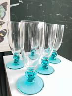 Champagne glazen turquoise voet Luminarc champagne glas aqua, Verzamelen, Glas en Borrelglaasjes, Ophalen of Verzenden, Gebruikt