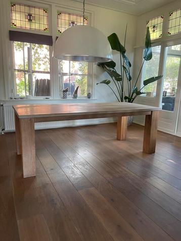 Eiken eettafel 220x100 beschikbaar voor biedingen