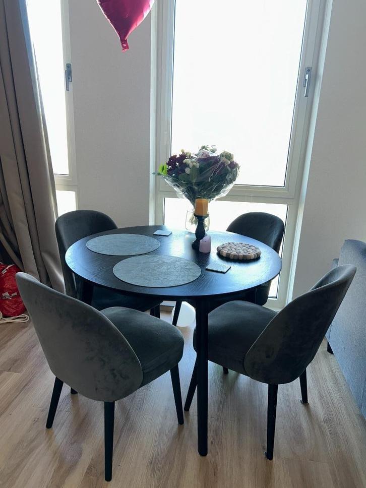 Dining Table from Ikea | Ronde Eettafel | Tafel, Huis en Inrichting, Tafels | Eettafels, Zo goed als nieuw, 50 tot 100 cm, 50 tot 100 cm