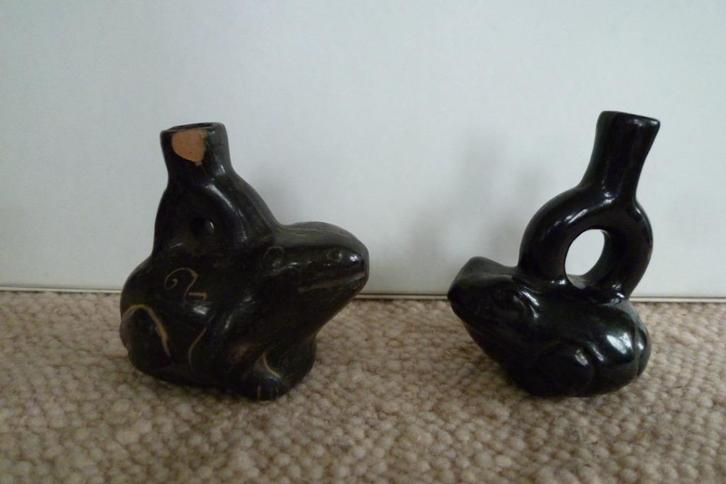 Zwarte aardewerk beeldjes, Peru, circa 1970, 2 st, Antiek en Kunst, Curiosa en Brocante, Ophalen of Verzenden