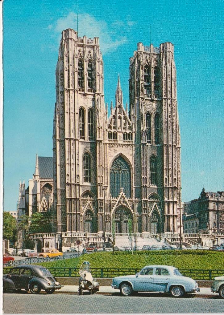 Brussel met auto's Renault 4CV, Renault Dauphine, Verzamelen, Ansichtkaarten | België, Ongelopen, Brussel (Gewest), 1960 tot 1980