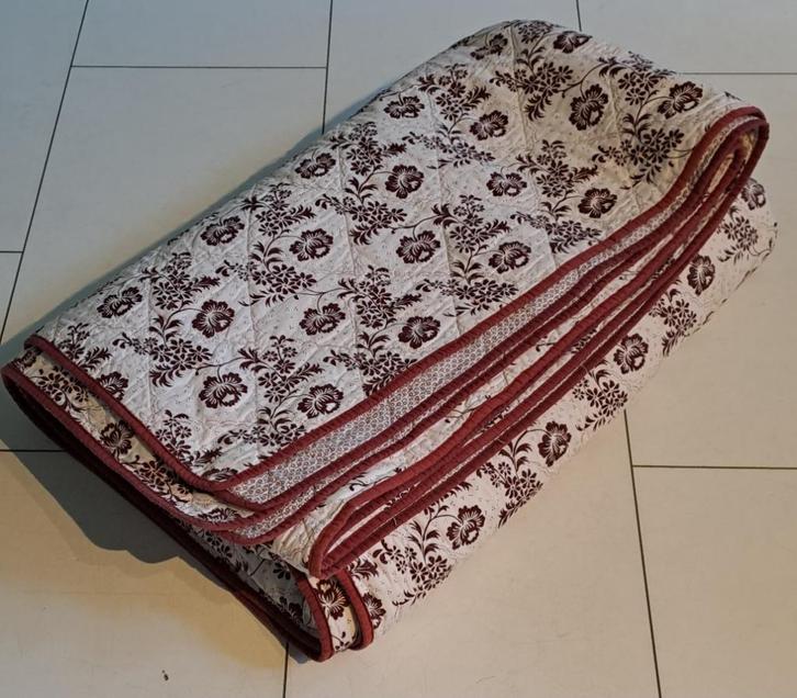 Bedsprei / woondeken / plaid 245 x 265 cm, Huis en Inrichting, Woonaccessoires | Plaids en Woondekens, Gebruikt, Ophalen of Verzenden