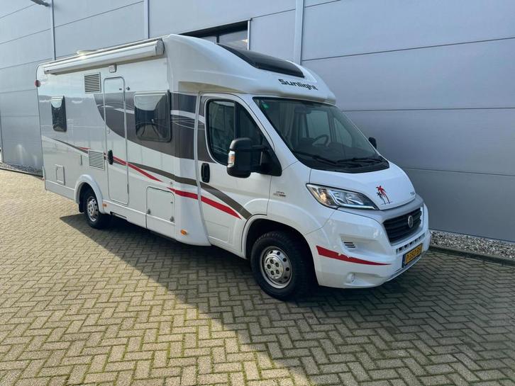 T64 Sunlight SUNLIGHT / CAMERA / DAB+ / LUIFEL !, Caravans en Kamperen, Campers, Bedrijf, tot en met 4, Sunlight, Diesel, Handgeschakeld
