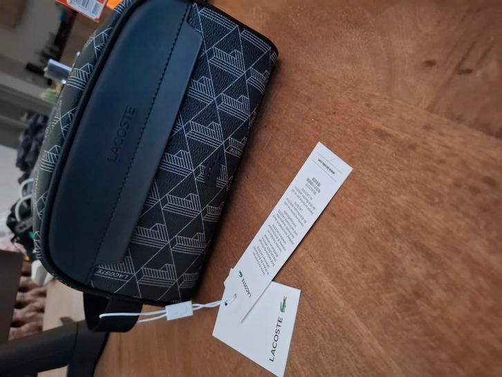 Lacoste blend toilettas NIEUW, Sieraden, Tassen en Uiterlijk, Toilettassen, Nieuw, Zwart, Ophalen of Verzenden
