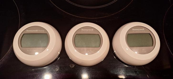 HONEYWELL EVOHOME ROUND WIRELESS THERMOSTAAT EN VEEL MEER!!, Doe-het-zelf en Verbouw, Thermostaten, Ophalen of Verzenden
