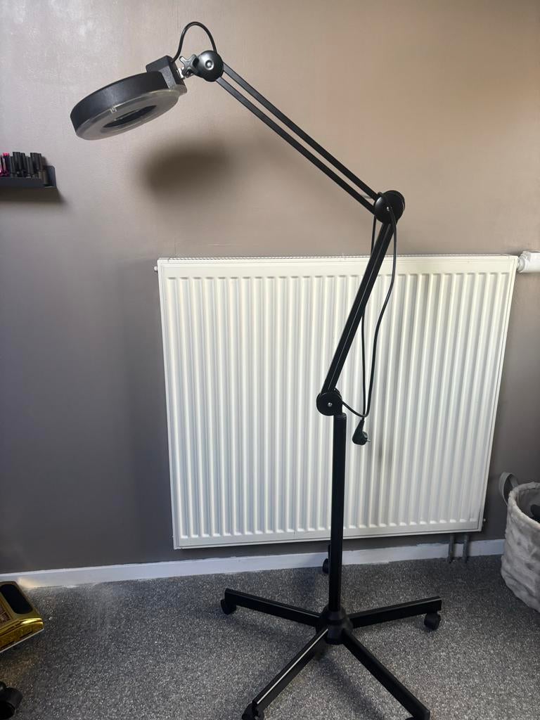 Loep lamp te koop, Hobby en Vrije tijd, Vergrootglazen, Loepen en Loeplampen, Zo goed als nieuw, Ophalen