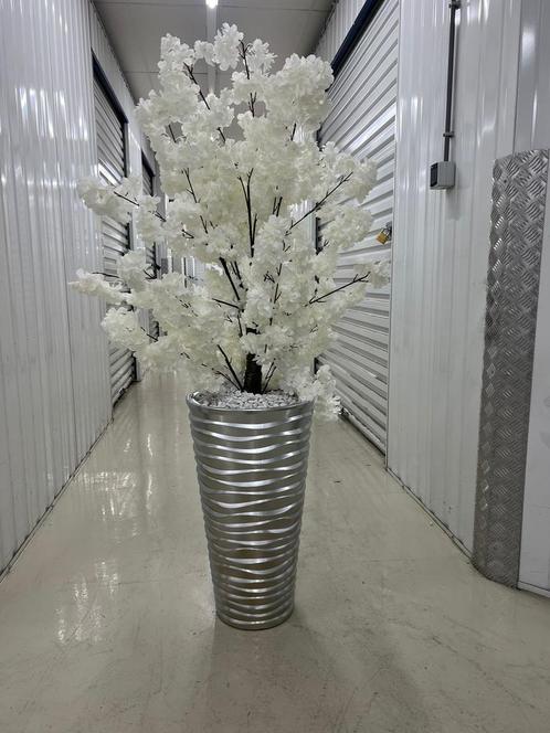 Zilver Kunstvaas, Huis en Inrichting, Woonaccessoires | Kunstplanten en Kunstbloemen, Zo goed als nieuw, Ophalen of Verzenden