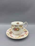Queens Rosina kop en schotel strikjes, Antiek en Kunst, Antiek | Servies los, Ophalen of Verzenden