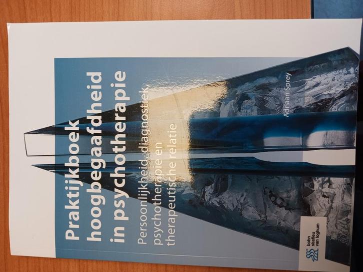 Praktijkboek hoogbegaafdheid in psychotherapie, Boeken, Psychologie, Zo goed als nieuw, Ophalen of Verzenden