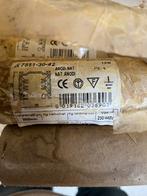 3 fase spanningsrail ivela, Ophalen, Nieuw, Metaal of Aluminium, Plafondspot of Wandspot