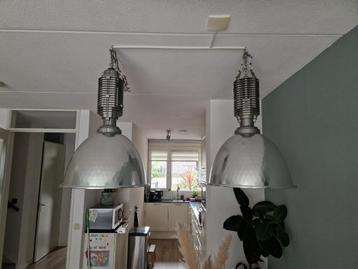  2 lampen (mag ook per stuk) beschikbaar voor biedingen