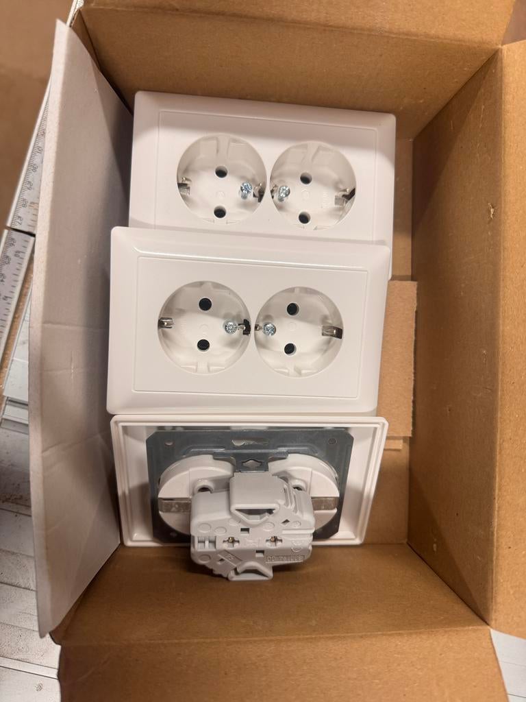 Stopcontacten Jung, Ophalen of Verzenden, Nieuw, Stopcontact