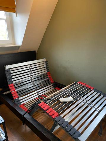 IKEA Malm bed met verstelbare lattenbodem - afbeelding 2