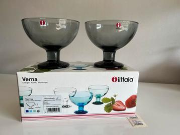 Nieuw in Doos 2 Iittala VERNA Ijscoupes Grijs K. Nurminen beschikbaar voor biedingen