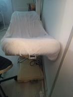 Salon treatment chair., Huis en Inrichting, Stoelen, Overige materialen, Gebruikt, Twee, Wit