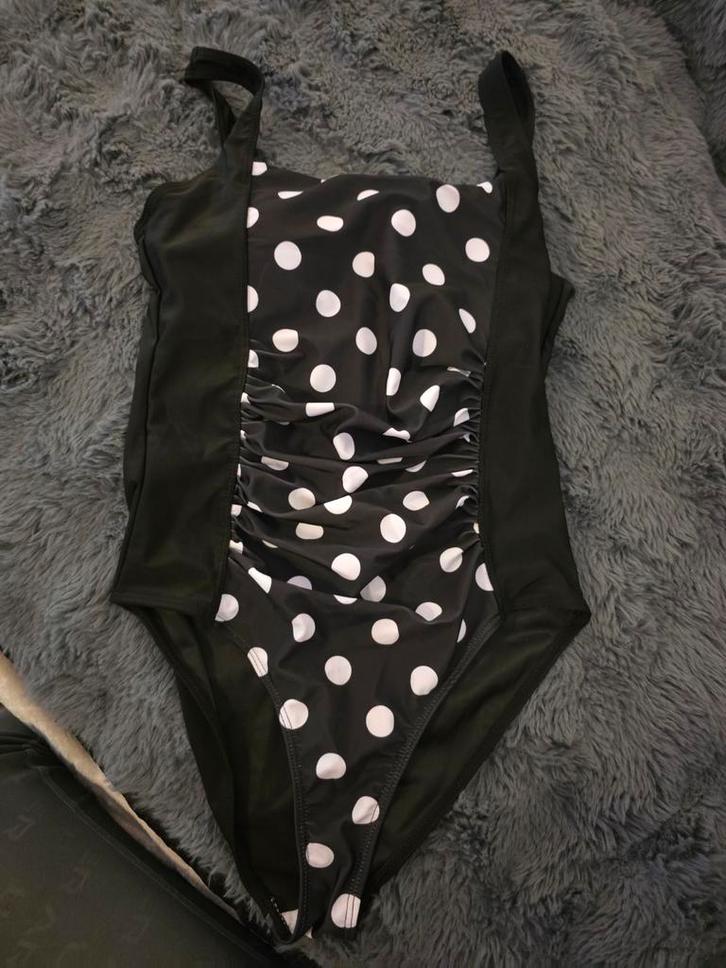 Nieuw zwart damesbadpak met witte stippen – maat L, Kleding | Dames, Badmode en Zwemkleding, Nieuw, Badpak, Zwart, Ophalen