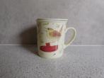 Mok 9x8 cm. met Zeef Winterkoninkje Vivara MB, Huis en Inrichting, Ophalen of Verzenden, Zo goed als nieuw, Overige stijlen, Kop(pen) en/of Schotel(s)