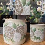 Classical Beige Handbeschilderde vaas Leuk met Zijdenbloemen, Ophalen of Verzenden, Nieuw