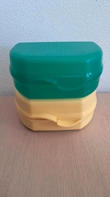 TUPPERWARE broodtrommel  beschikbaar voor biedingen