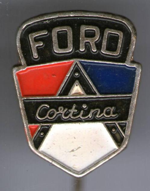 FORD Cortina zilverkleurig auto speldje ( B_071 ), Verzamelen, Speldjes, Pins en Buttons, Zo goed als nieuw, Speldje of Pin, Transport