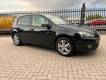 Volkswagen golf 1.2 TSI 105pk Highline / Leder / Vol opties beschikbaar voor biedingen