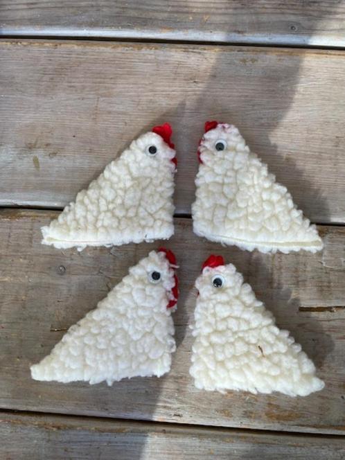 4 x vintage eierwarmer kippetje / kip. Stof / oogjes., Diversen, Pasen, Gebruikt, Ophalen