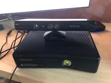 Xbox 360 + kinect met 4 controllers en 15 populaire games beschikbaar voor biedingen