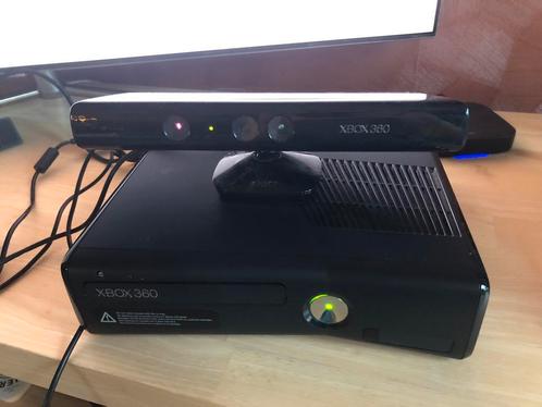 Xbox 360 + kinect met 4 controllers en 15 populaire games, Spelcomputers en Games, Spelcomputers | Xbox 360, Zo goed als nieuw