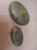 Antieke koperen warmwater eierkruiken, Ophalen